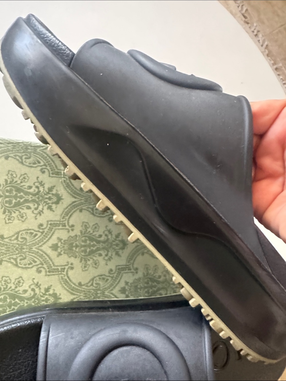 Gucci Black Rubber Logo Slide Sandals - Picture 5 of 5